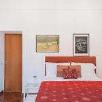 La Casa Di Enzo كابري